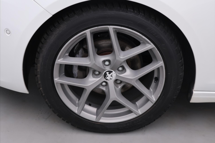 Peugeot 308 1,2 PT 96kW Allure LED Pano