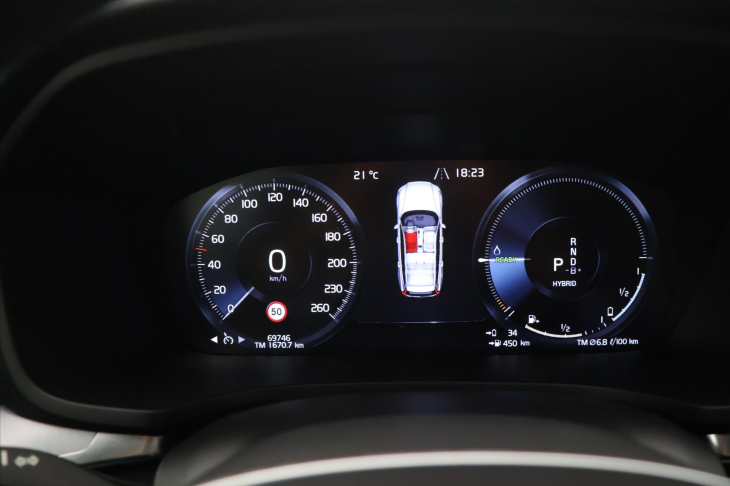 Volvo V60 2,0 T6 186kW 4x4 MomentumPro