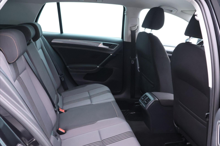 Volkswagen Golf 1,6 TDi 81kW Allstar Navi