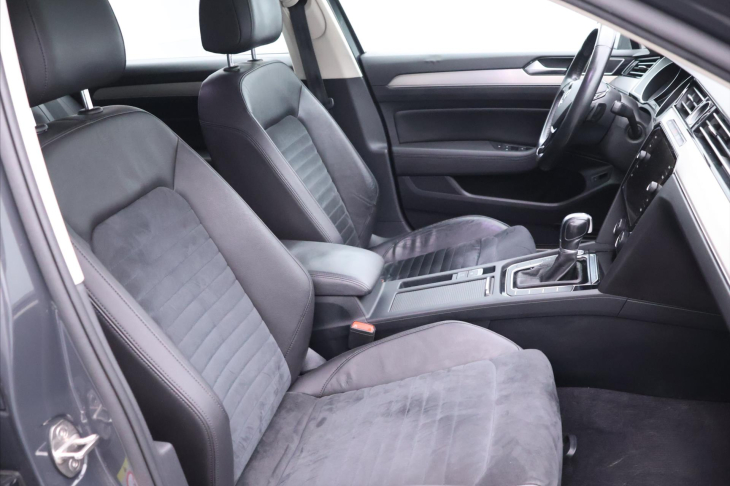Volkswagen Passat 2,0 TDI DSG CZ Highline DPH