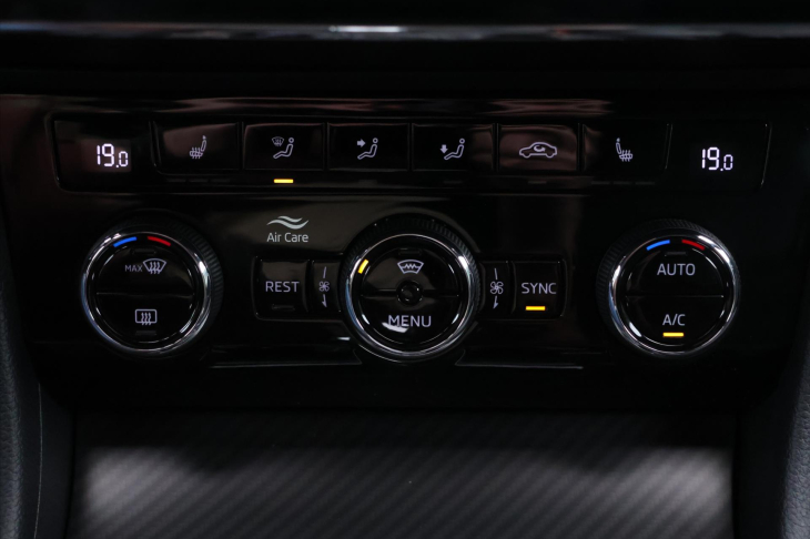 Škoda Superb 2,0 TSI 140kW DSG CZ Sportline