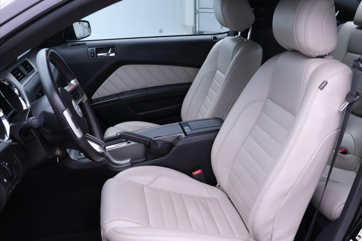 Ford Mustang 3,7 L V6 227kW