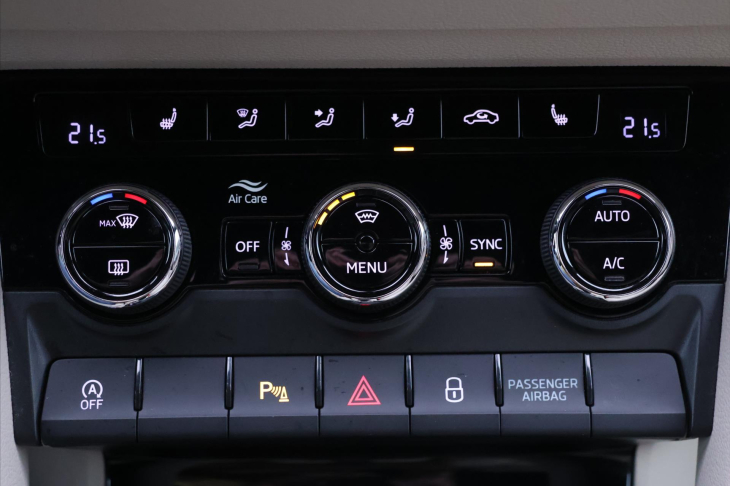 Škoda Karoq 1,5 TSI 110kW DSG STYLE Kůže