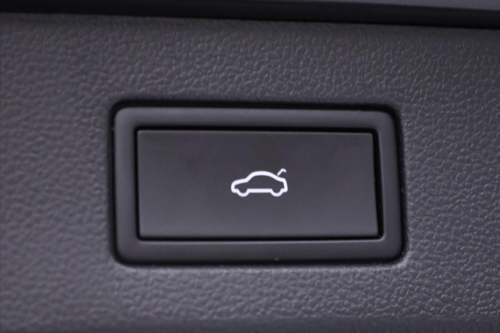 Volkswagen Arteon Shooting Brake 2,0 TSI 140kW DSG R-line HUD