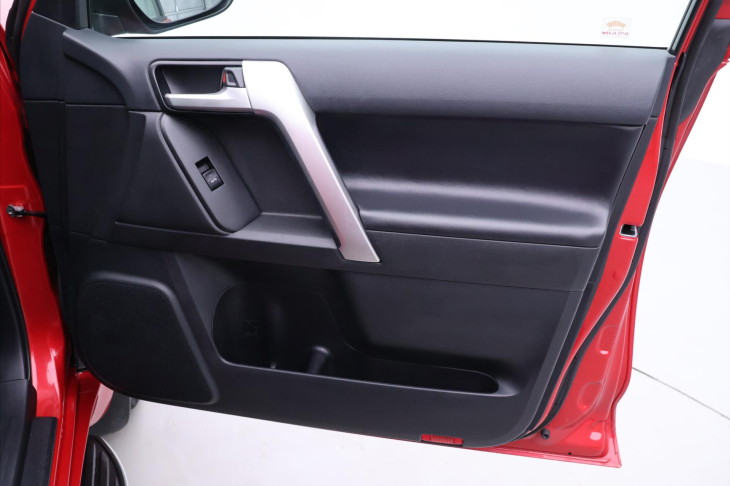 Toyota Land Cruiser 2,8 D-4D 150kW Aut. 4x4 CZ