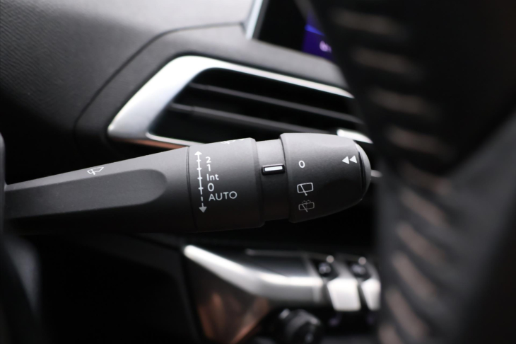 Peugeot 5008 1,5 HDI 96kW 7-Míst CZ DPH