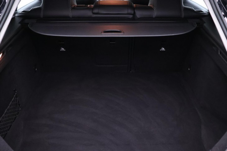 Mercedes-Benz CLA 2,0 250 155kW 4Matic Xenon