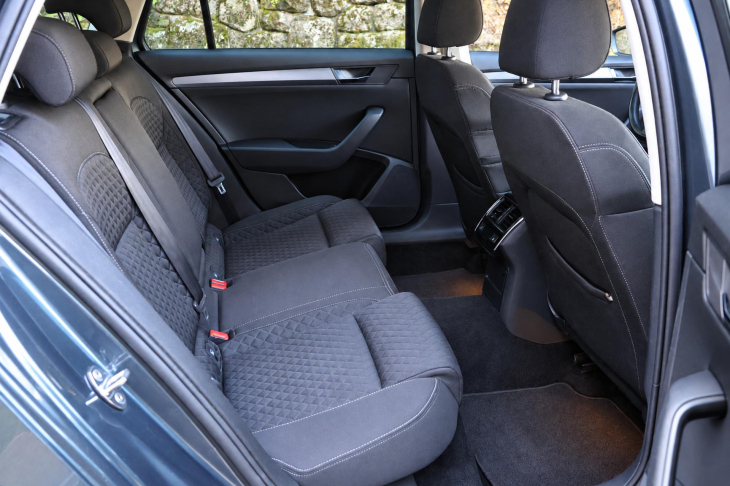Škoda Superb 2,0 TDI DSG 110kW Style Navi