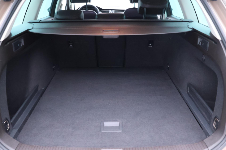 Volkswagen Passat 2,0 TDI 110kW Highline LED CZ