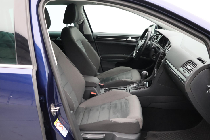 Volkswagen Golf 1,5 TSI 110kW DSG Highline LED
