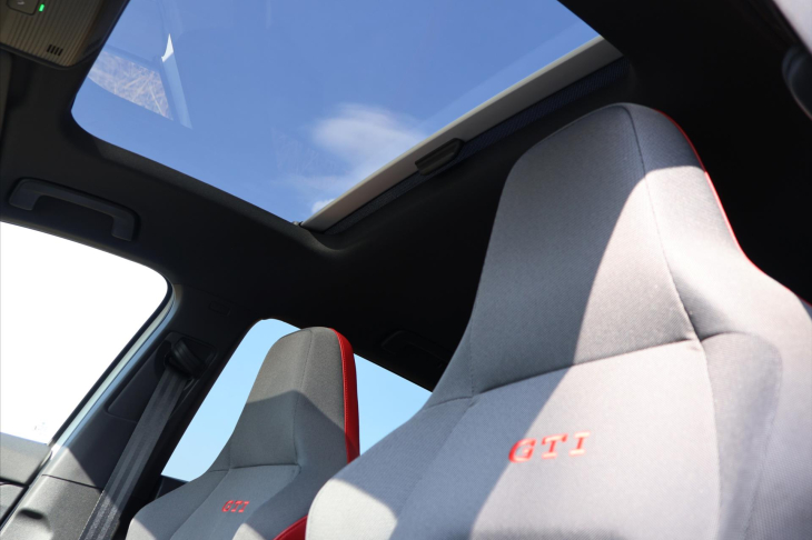 Volkswagen Golf 2,0 TSI GTI 180kW Virtual DPH
