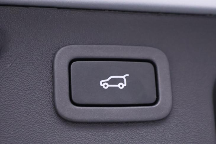 Land Rover Discovery Sport 2,0 TD4 132kW 4WD CZ Kůže 2Maj