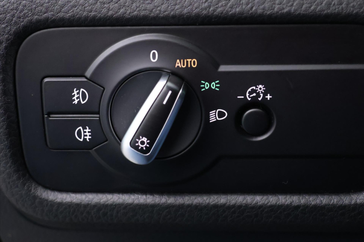 Volkswagen Touareg 3,0 TDI V6 DSG R-LINE CZ 4M