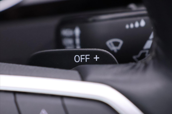 Volkswagen Passat 2,0 TDI 110kW DSG Matrix DPH