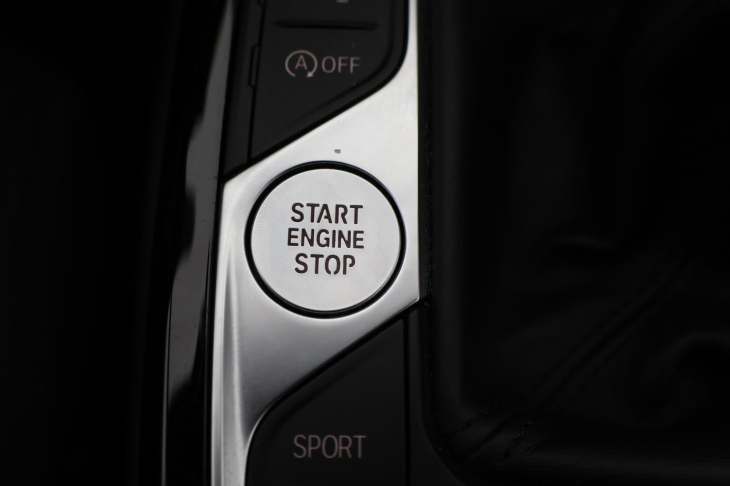 BMW Řada 3 2,0 320d 140kW CZ DPH Touring