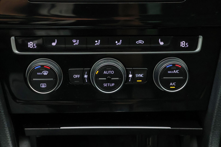 Volkswagen Golf 1,4 TSI Highline Xenon Serv.k.