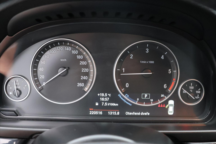 BMW Řada 5 2.0 520d 135kW Aut. Xenon Navi CZ