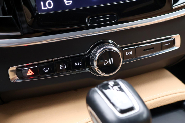 Volvo V90 2.0 D3 110kW Momentum LED