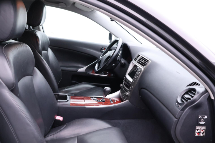 Lexus IS 250 2,5 i 153kW V6 Automat Kůže