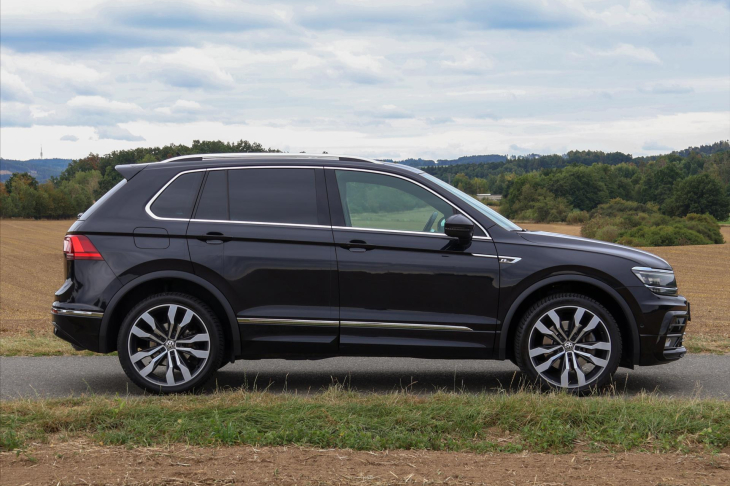 Volkswagen Tiguan 2,0 TDI DSG 4x4 CZ DPH R-Line