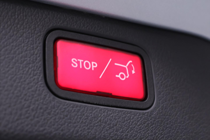 Mercedes-Benz Třídy C 1,5 200 150KW LED Navi