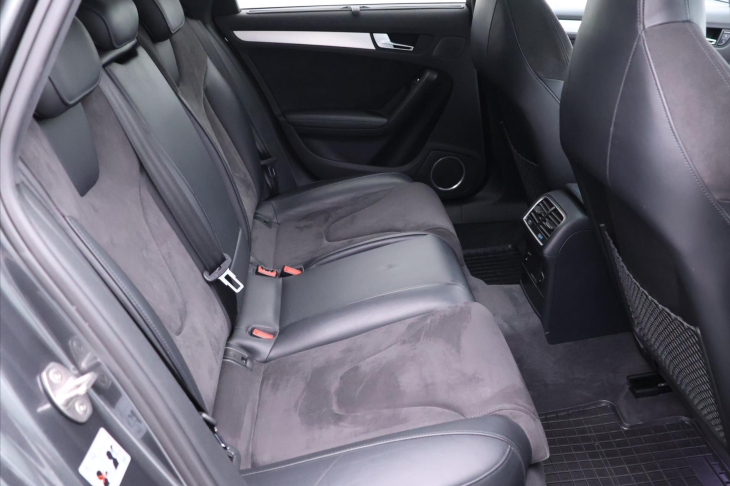 Audi RS 4 4.2 FSI V8 331kW 1.Maj Serviska