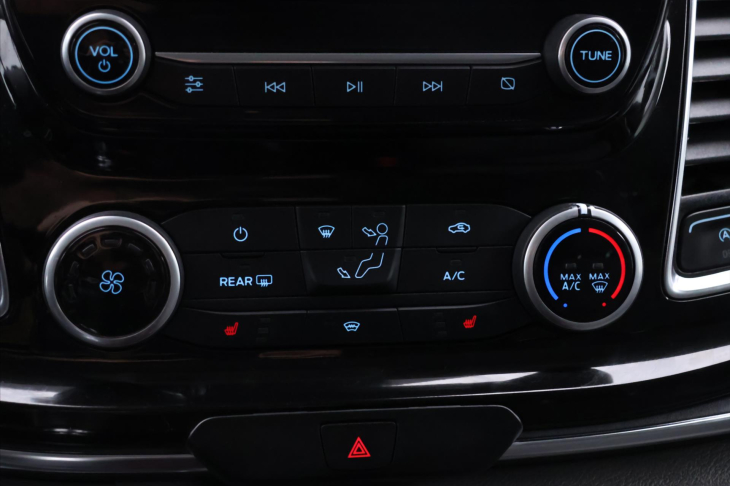 Ford Tourneo Custom 2,0 TDCi 136kW 8-Míst L2 DPH