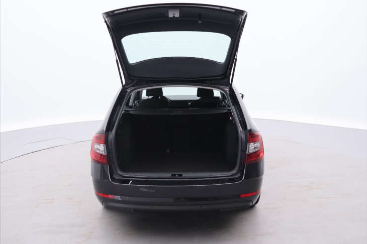 Škoda Octavia 1.6 TDI CZ Style Kessy LED DPH