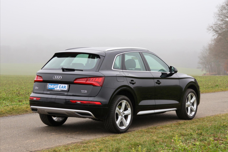 Audi Q5 2,0 TFSI Quattro S-tronic CZ