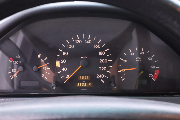 Mercedes-Benz Třídy C 1,8 180 90kW LPG CZ Tažné