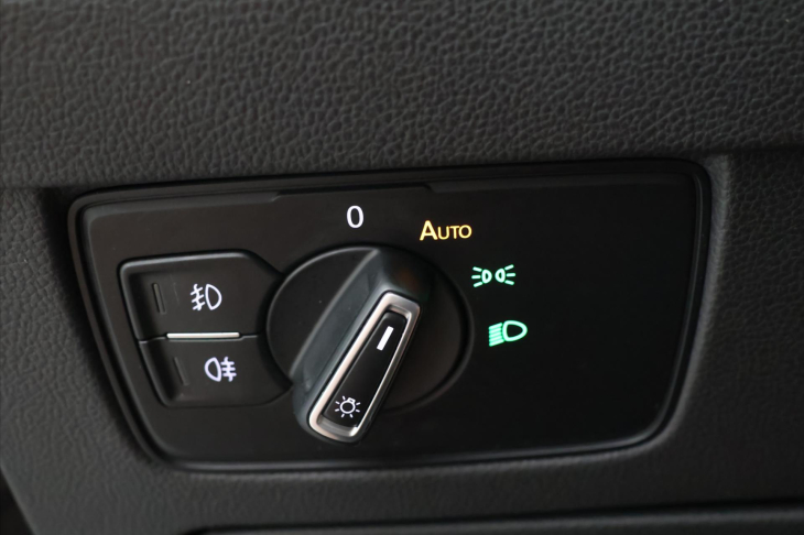 Volkswagen Passat 2,0 110kW BMT DSG Business Variant