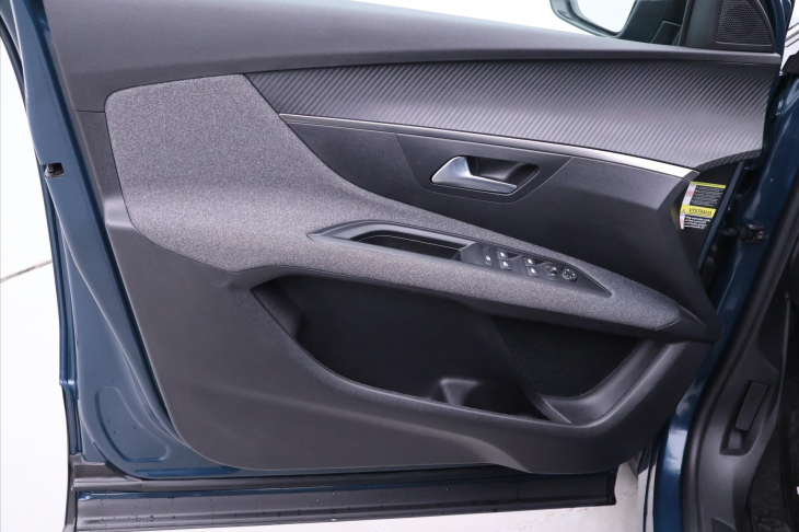 Peugeot 3008 1,2 PT 96kW Aut. CZ DPH 1.Maj.