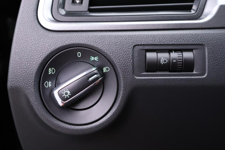 Škoda Rapid 1,6 TDI 77kW Klimatizace CZ