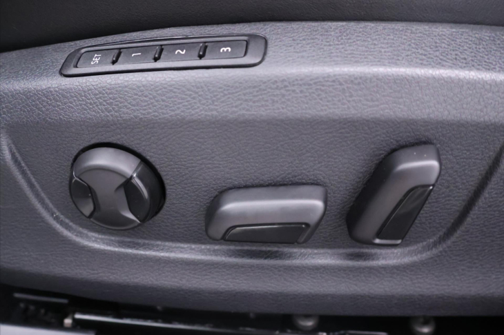 Škoda Superb 2,0 TDI 140kW DSG Scout 4x4 CZ