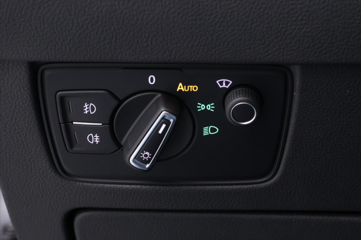 Volkswagen Passat 2,0 TDI DSG IQ Light 1.Maj DPH