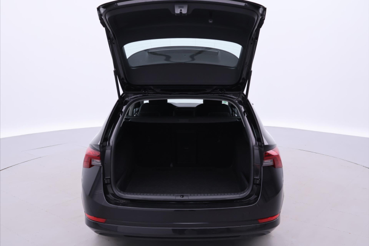 Škoda Octavia 2,0 TDI 1.Maj matrix virtual