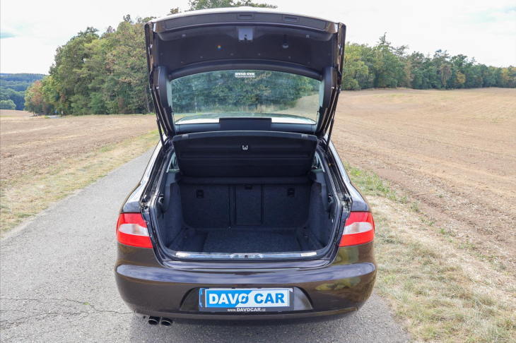 Škoda Superb 2,0 TDI Exclusive Xenon 1.Maj.