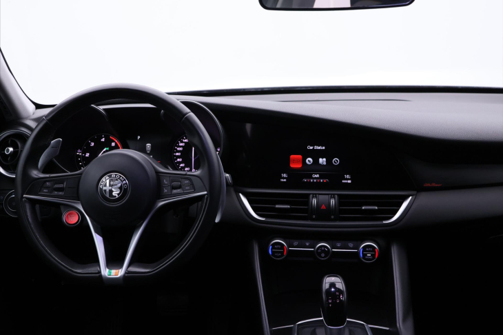 Alfa Romeo Giulia 2,1 JTD 110kW Aut. Navi Xenon