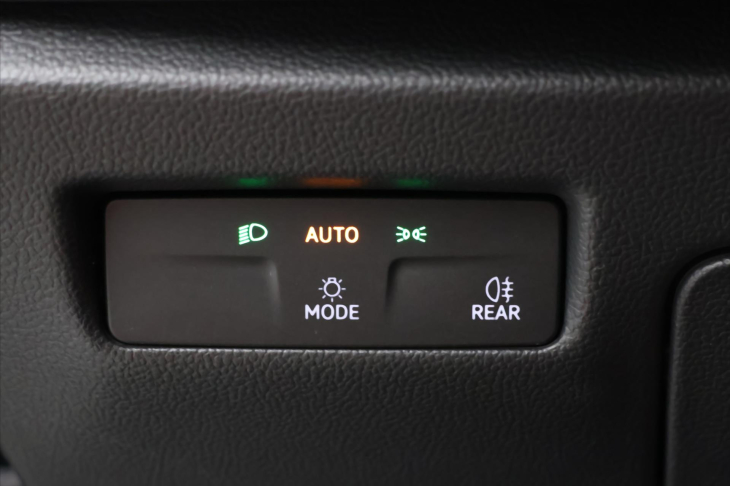 Škoda Superb 2,0 TSI 110KW SELECTION DPH