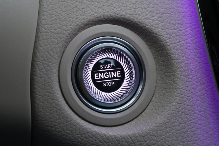 Mercedes-Benz Třídy C 2,0 220d 143kW 4Matic LED