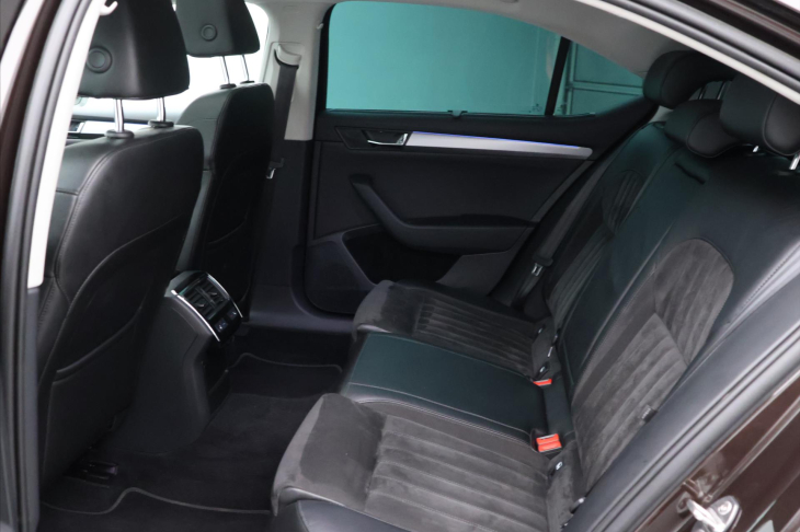 Škoda Superb 2.0 TDI 140kW 4x4 Style CZ