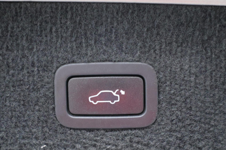 Volvo V70 2,0 D3 100kW Kinetic Dynamic DPH