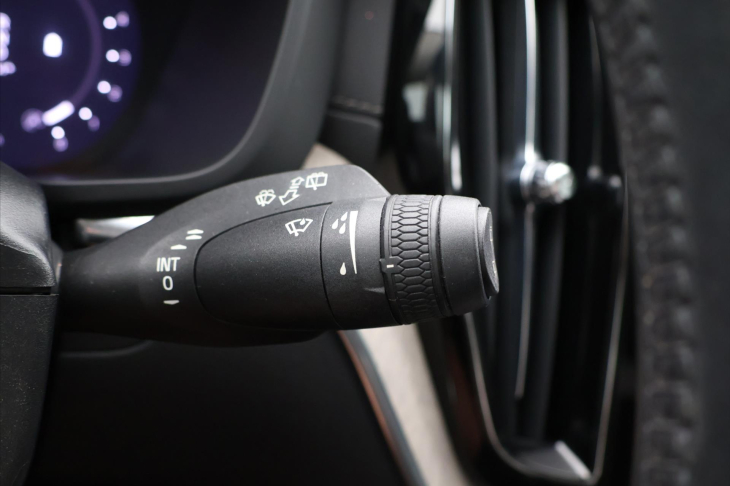 Volvo XC60 2,0 B4 AWD CZ Inscription DPH