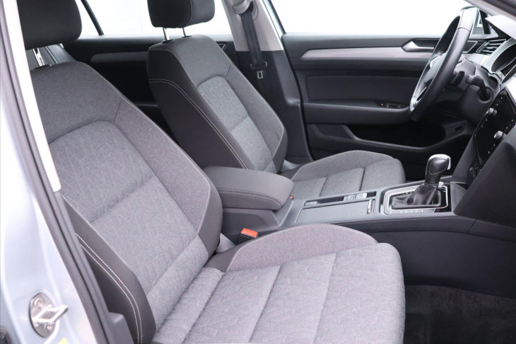 Volkswagen Passat 2,0 TDI 110kW DSG Matrix DPH