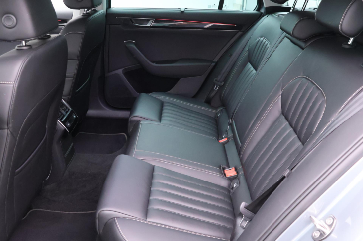 Škoda Superb 1,4 iV 115KW Laurin & Klement