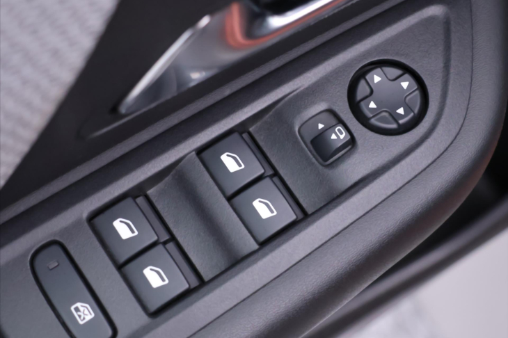 Citroën C4 1,2 PT 96kW CZ Feel Tažné