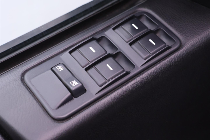 Land Rover Discovery 2,7 TD V6 140kW 4x4 CZ Tažné