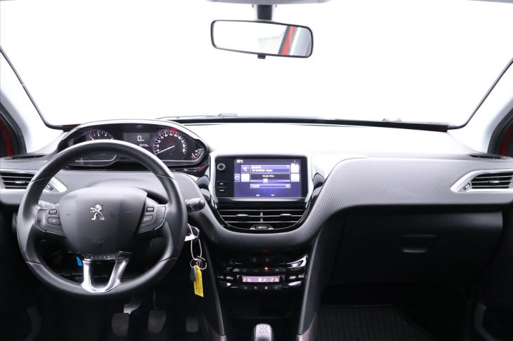 Peugeot 2008 1,2 PureTech 60kW CZ Tempo