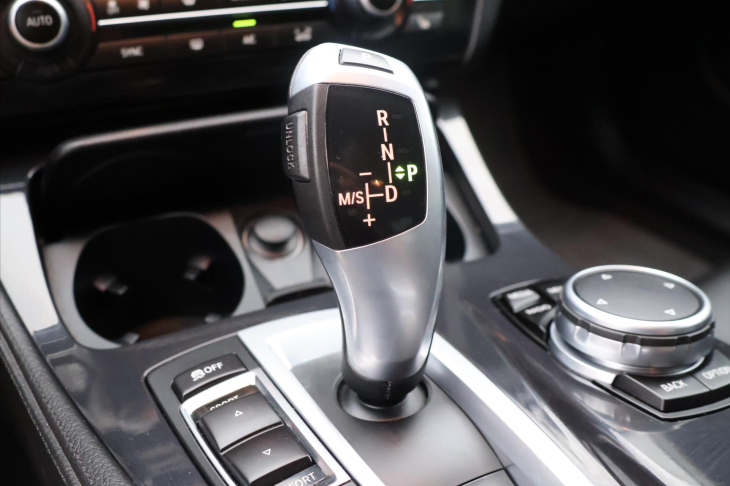 BMW Řada 5 2.0 520d 135kW Aut. Xenon Navi CZ