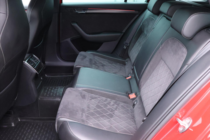 Škoda Superb 2,0 TDI DSG Sportline LED DPH